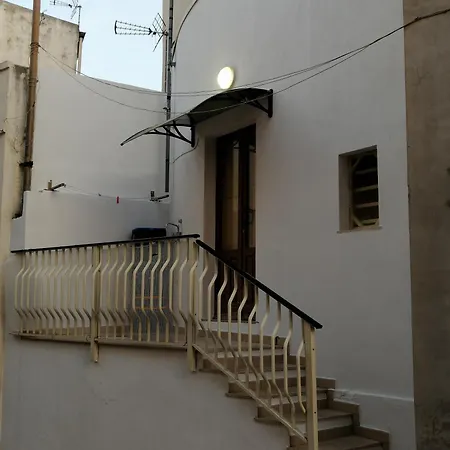 Holiday home Calandra House *