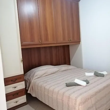 Calandra House Holiday home *